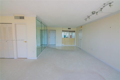 Condominio en venta en Aventura, Florida, 2 dormitorios, 92.53 m2 № 959124 - foto 11
