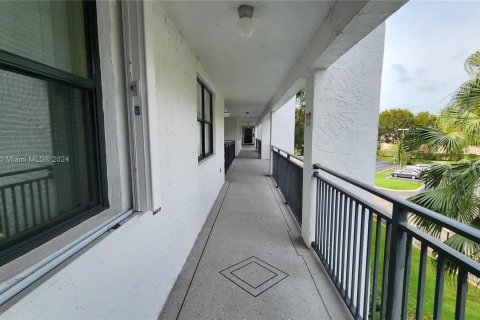 Condominio en venta en Weston, Florida, 3 dormitorios, 158.58 m2 № 1127562 - foto 20