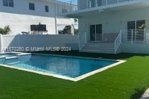 Villa ou maison à vendre à Tavernier, Floride: 5 chambres № 1127403 - photo 2