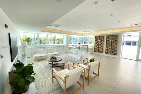 Copropriété à vendre à Miami Beach, Floride: 2 chambres, 90.12 m2 № 1348819 - photo 25