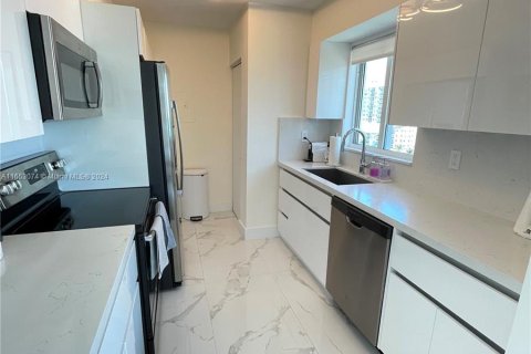 Copropriété à vendre à Miami Beach, Floride: 2 chambres, 90.12 m2 № 1348819 - photo 6