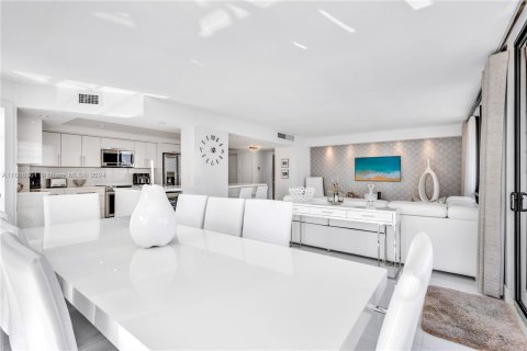 Copropriété à vendre à Hallandale Beach, Floride: 3 chambres, 126.35 m2 № 1380169 - photo 19