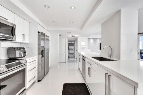 Copropriété à vendre à Hallandale Beach, Floride: 3 chambres, 126.35 m2 № 1380169 - photo 23