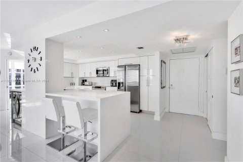 Copropriété à vendre à Hallandale Beach, Floride: 3 chambres, 126.35 m2 № 1380169 - photo 12