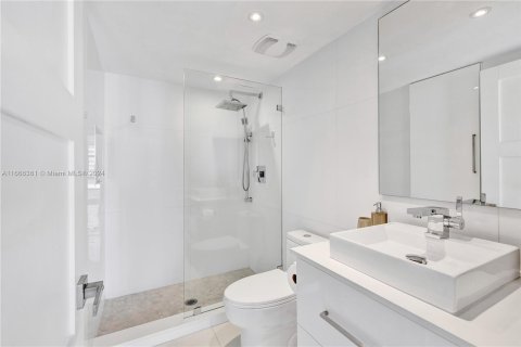 Copropriété à vendre à Hallandale Beach, Floride: 3 chambres, 126.35 m2 № 1380169 - photo 2