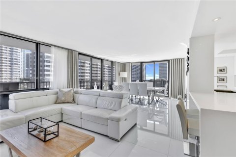 Copropriété à vendre à Hallandale Beach, Floride: 3 chambres, 126.35 m2 № 1380169 - photo 1