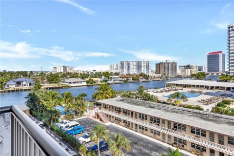 Copropriété à vendre à Hallandale Beach, Floride: 3 chambres, 126.35 m2 № 1380169 - photo 28