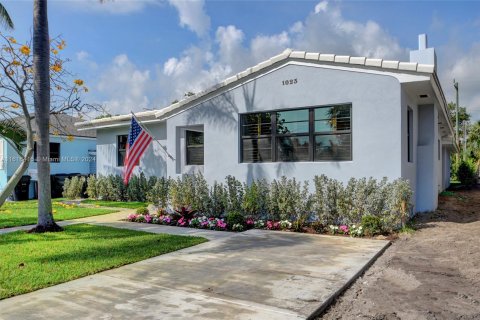 House in Lake Worth, Florida 4 bedrooms, 197.14 sq.m. № 1272307 - photo 4