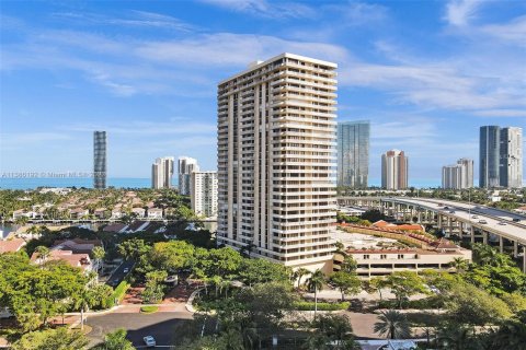 Condominio en venta en Aventura, Florida, 2 dormitorios, 163.79 m2 № 497162 - foto 5