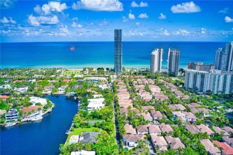 Condominio en venta en Aventura, Florida, 2 dormitorios, 163.79 m2 № 497162 - foto 8