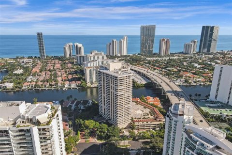 Condo in Aventura, Florida, 2 bedrooms  № 497162 - photo 9