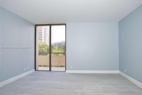 Condo in Aventura, Florida, 2 bedrooms  № 497162 - photo 22