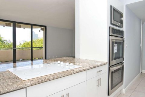 Condominio en venta en Aventura, Florida, 2 dormitorios, 163.79 m2 № 497162 - foto 18