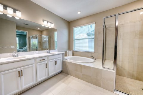 Villa ou maison à vendre à Kissimmee, Floride: 4 chambres, 222.87 m2 № 1294311 - photo 28