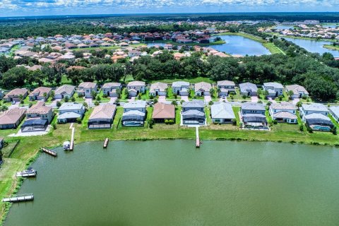 Villa ou maison à vendre à Kissimmee, Floride: 4 chambres, 222.87 m2 № 1294311 - photo 4