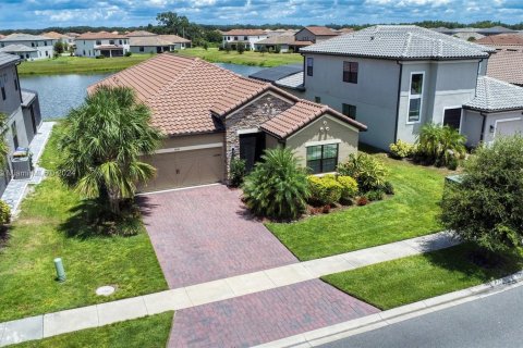 Villa ou maison à vendre à Kissimmee, Floride: 4 chambres, 222.87 m2 № 1294311 - photo 2