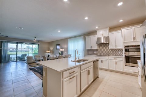 Villa ou maison à vendre à Kissimmee, Floride: 4 chambres, 222.87 m2 № 1294311 - photo 19