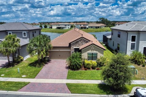 Casa en venta en Kissimmee, Florida, 4 dormitorios, 222.87 m2 № 1294311 - foto 9