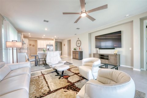 Villa ou maison à vendre à Kissimmee, Floride: 4 chambres, 222.87 m2 № 1294311 - photo 24