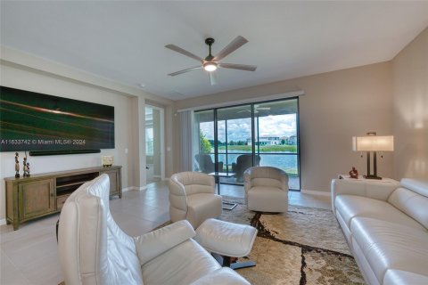 Villa ou maison à vendre à Kissimmee, Floride: 4 chambres, 222.87 m2 № 1294311 - photo 25