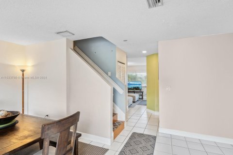 Townhouse in Miami, Florida 3 bedrooms, 135.82 sq.m. № 1294288 - photo 9