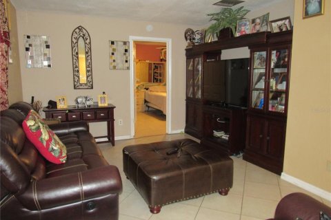 Villa ou maison à vendre à Wimauma, Floride: 5 chambres, 150.97 m2 № 553109 - photo 15