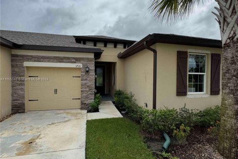 Casa en venta en St. Lucie, Florida, 3 dormitorios, 129.04 m2 № 1394891 - foto 1