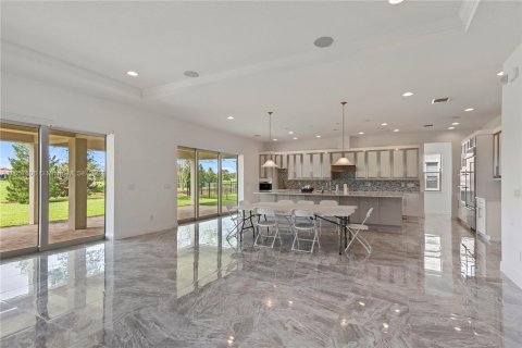 Villa ou maison à vendre à Orlando, Floride: 6 chambres, 491.64 m2 № 1394892 - photo 3