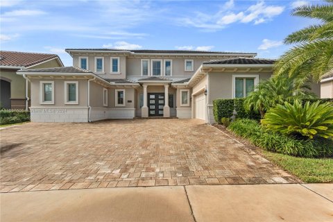 Villa ou maison à vendre à Orlando, Floride: 6 chambres, 491.64 m2 № 1394892 - photo 1