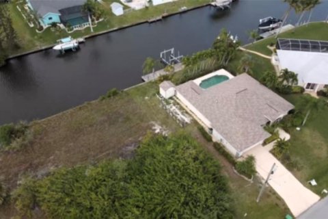 Terreno en venta en Port Charlotte, Florida № 1122290 - foto 1