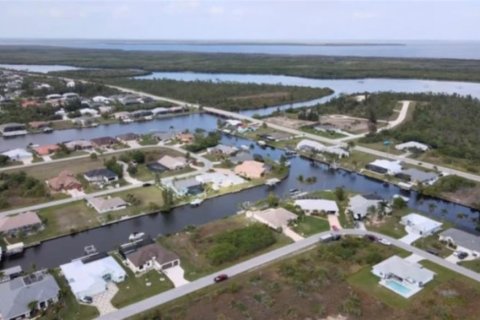 Terreno en venta en Port Charlotte, Florida № 1122290 - foto 6