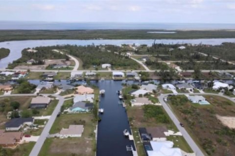 Terreno en venta en Port Charlotte, Florida № 1122290 - foto 3