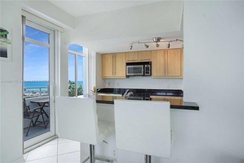 Condo in Miami Beach, Florida, 1 bedroom  № 1423537 - photo 8