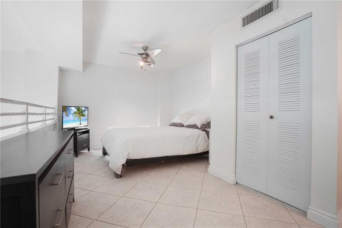 Condo in Miami Beach, Florida, 1 bedroom  № 1423537 - photo 28