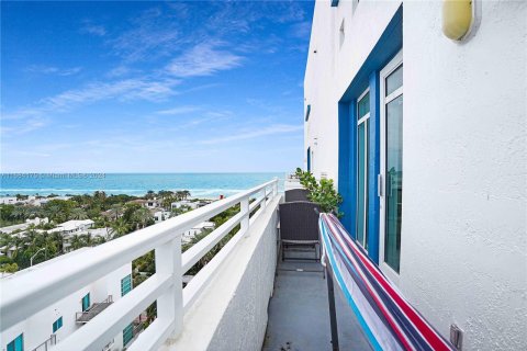 Condo in Miami Beach, Florida, 1 bedroom  № 1423537 - photo 17