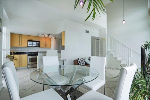 Condo in Miami Beach, Florida, 1 bedroom  № 1423537 - photo 15