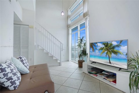 Condo in Miami Beach, Florida, 1 bedroom  № 1423537 - photo 21