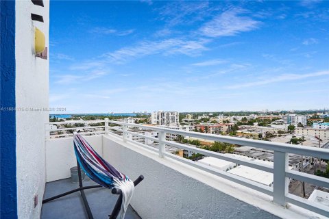 Condo in Miami Beach, Florida, 1 bedroom  № 1423537 - photo 16