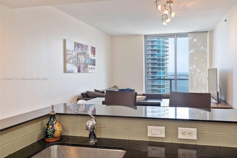 Condominio en venta en Miami, Florida, 2 dormitorios, 101.08 m2 № 1418309 - foto 7