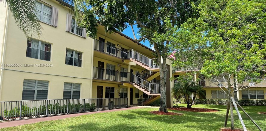 Condo in Pembroke Pines, Florida, 2 bedrooms  № 1291253