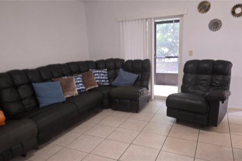 Copropriété à vendre à Orlando, Floride: 2 chambres, 84.08 m2 № 1340155 - photo 2