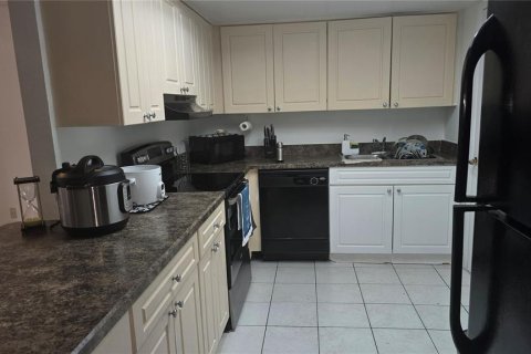 Condo in Orlando, Florida, 2 bedrooms  № 1340155 - photo 4