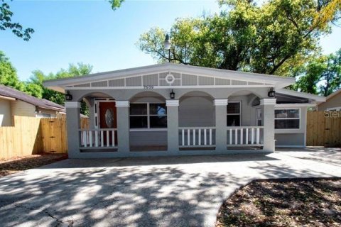 Villa ou maison à louer à Tampa, Floride: 3 chambres, 94.85 m2 № 1340119 - photo 1