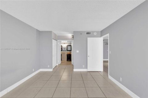 Copropriété à vendre à Aventura, Floride: 2 chambres, 98.66 m2 № 1173388 - photo 18