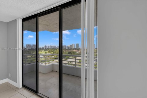 Copropriété à vendre à Aventura, Floride: 2 chambres, 98.66 m2 № 1173388 - photo 9