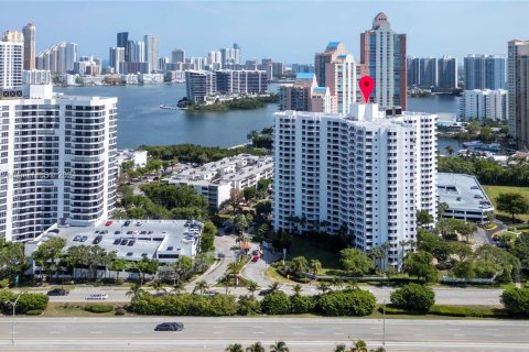 Condo in Aventura, Florida, 2 bedrooms  № 1173388 - photo 30