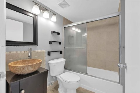 Condo in Aventura, Florida, 2 bedrooms  № 1173388 - photo 13