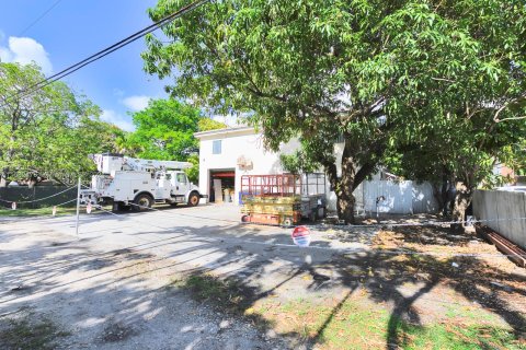 Propiedad comercial en venta en Miami Springs, Florida № 1170386 - foto 20