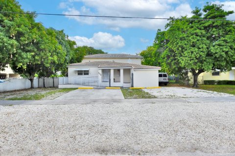 Propiedad comercial en venta en Miami Springs, Florida № 1170386 - foto 2