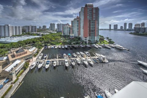 Condo in Aventura, Florida, 3 bedrooms  № 1353929 - photo 8